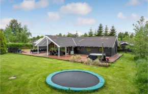 Beautiful Home In Væggerløse With Wifi, Bogø By